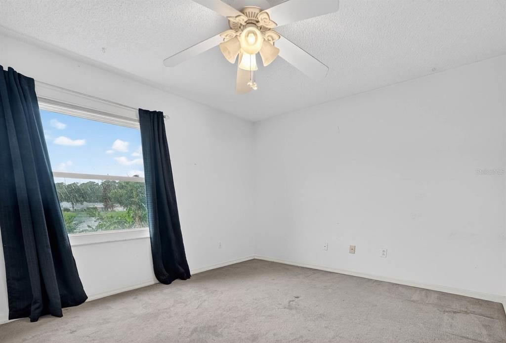 Active With Contract: $425,000 (5 beds, 2 baths, 2732 Square Feet)