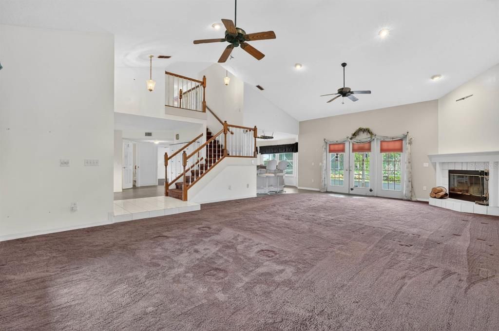 Active With Contract: $425,000 (5 beds, 2 baths, 2732 Square Feet)