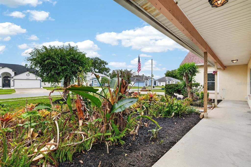 Active With Contract: $425,000 (5 beds, 2 baths, 2732 Square Feet)