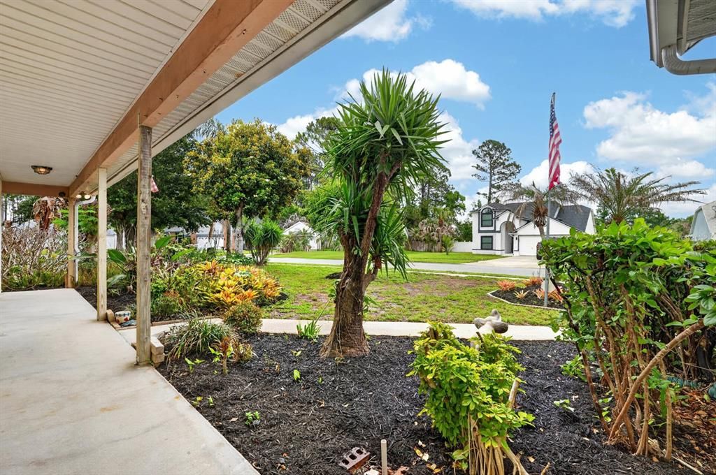 Active With Contract: $425,000 (5 beds, 2 baths, 2732 Square Feet)