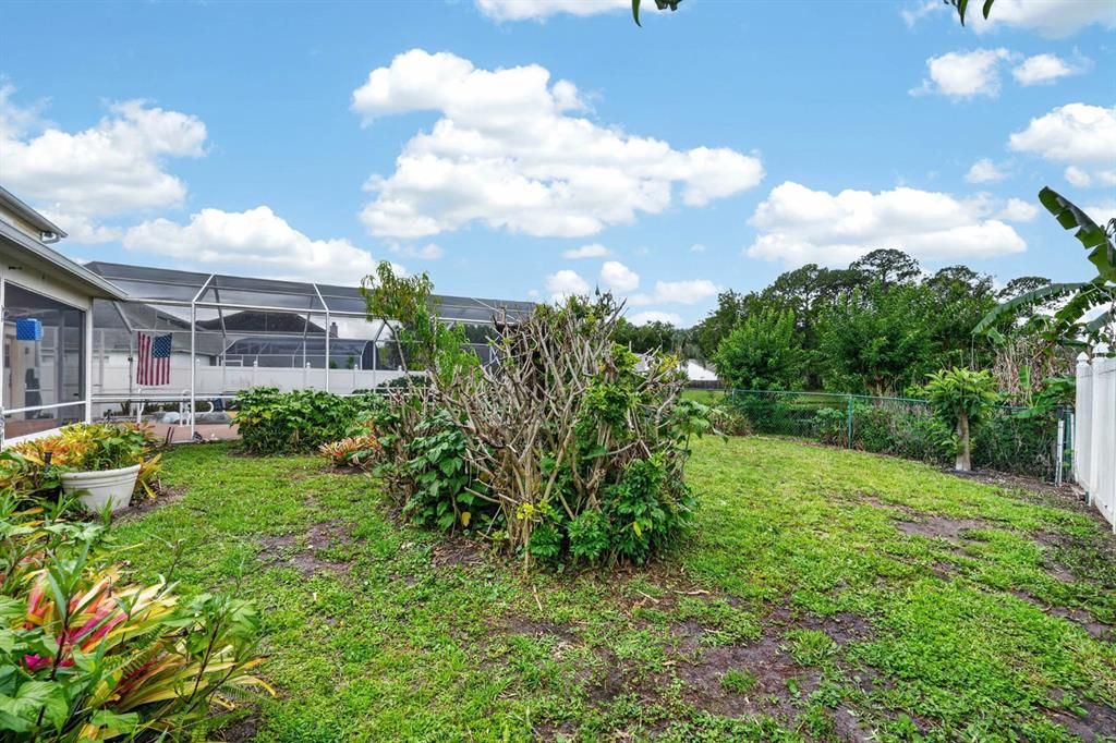 Active With Contract: $425,000 (5 beds, 2 baths, 2732 Square Feet)