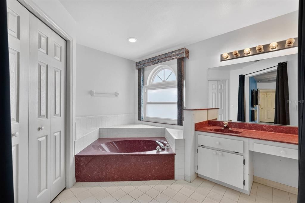 Active With Contract: $425,000 (5 beds, 2 baths, 2732 Square Feet)