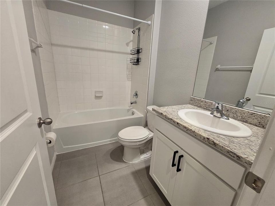 На продажу: $349,900 (4 спален, 2 ванн, 2057 Квадратных фут)
