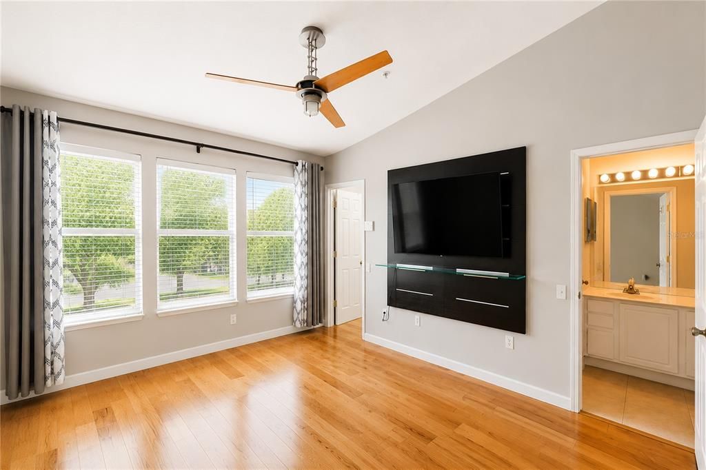 For Sale: $298,000 (2 beds, 2 baths, 1546 Square Feet)