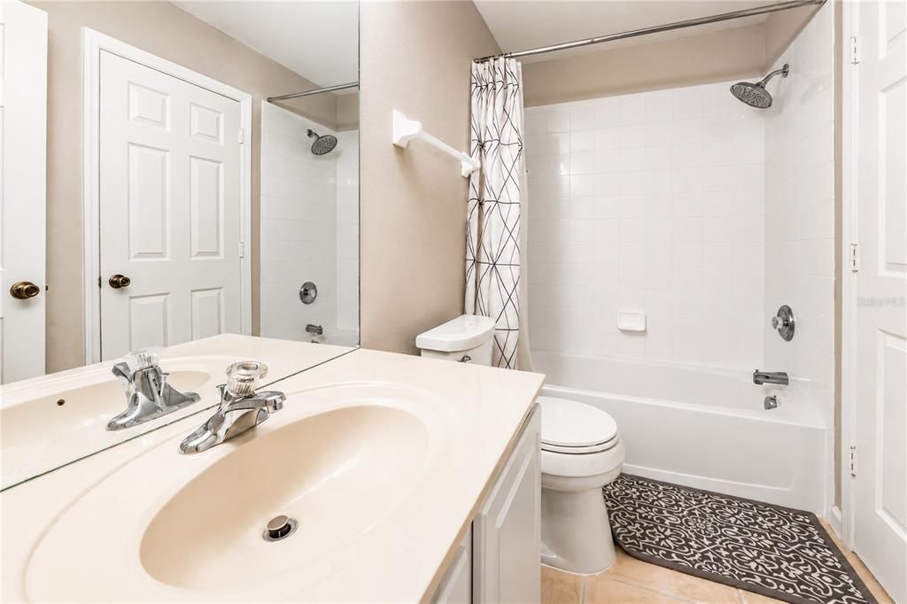 For Sale: $298,000 (2 beds, 2 baths, 1546 Square Feet)