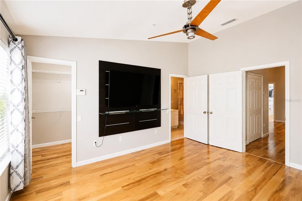 For Sale: $298,000 (2 beds, 2 baths, 1546 Square Feet)