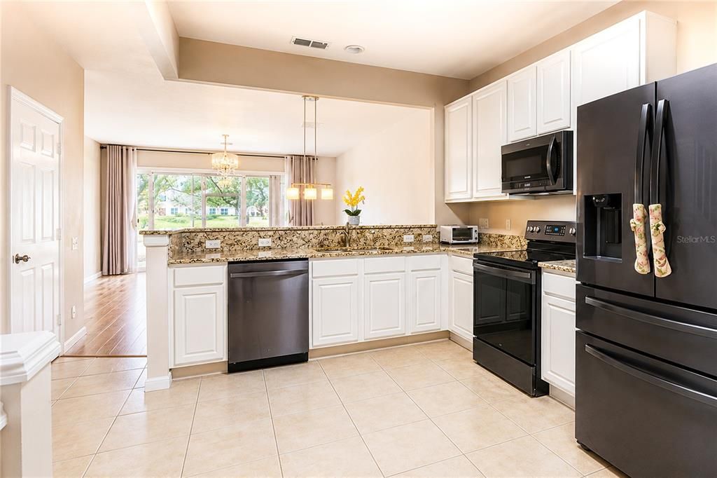 For Sale: $298,000 (2 beds, 2 baths, 1546 Square Feet)