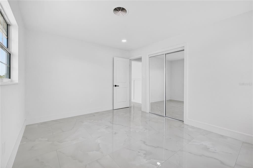 For Sale: $515,000 (2 beds, 1 baths, 848 Square Feet)