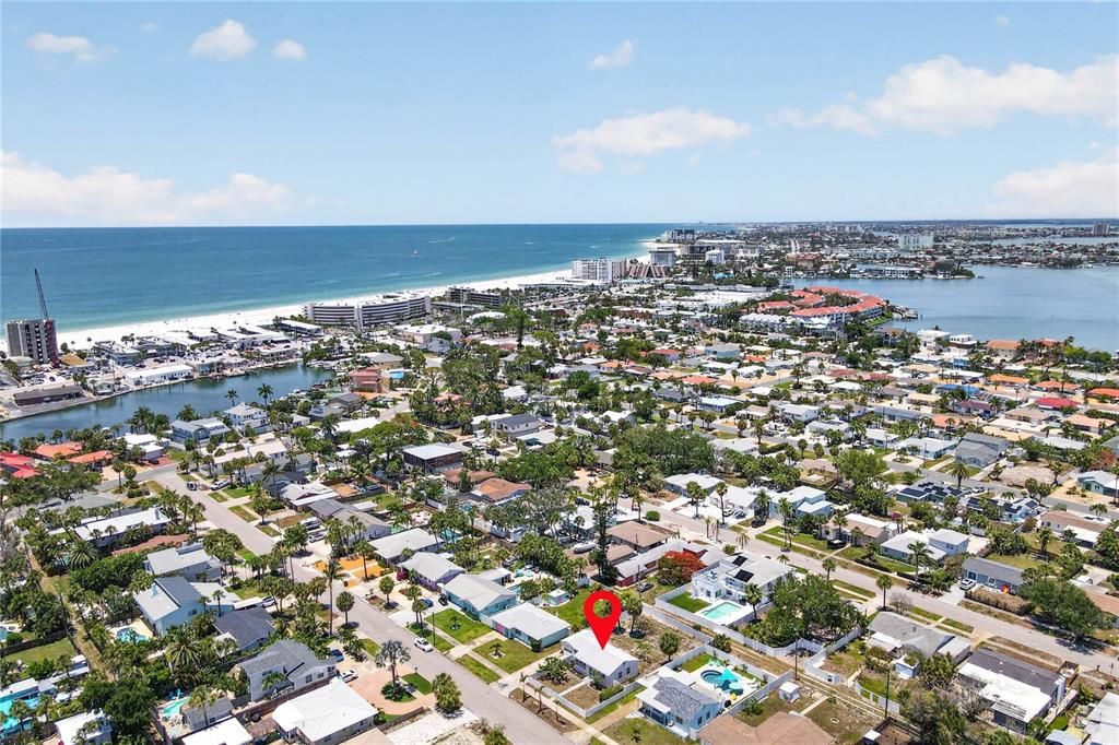 For Sale: $515,000 (2 beds, 1 baths, 848 Square Feet)
