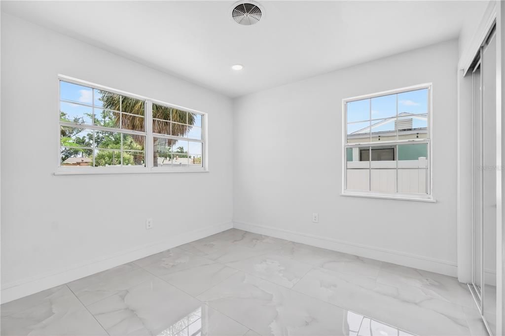 For Sale: $515,000 (2 beds, 1 baths, 848 Square Feet)