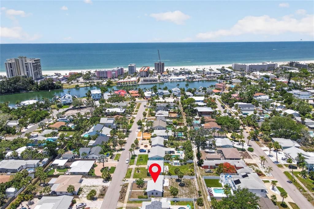 For Sale: $515,000 (2 beds, 1 baths, 848 Square Feet)