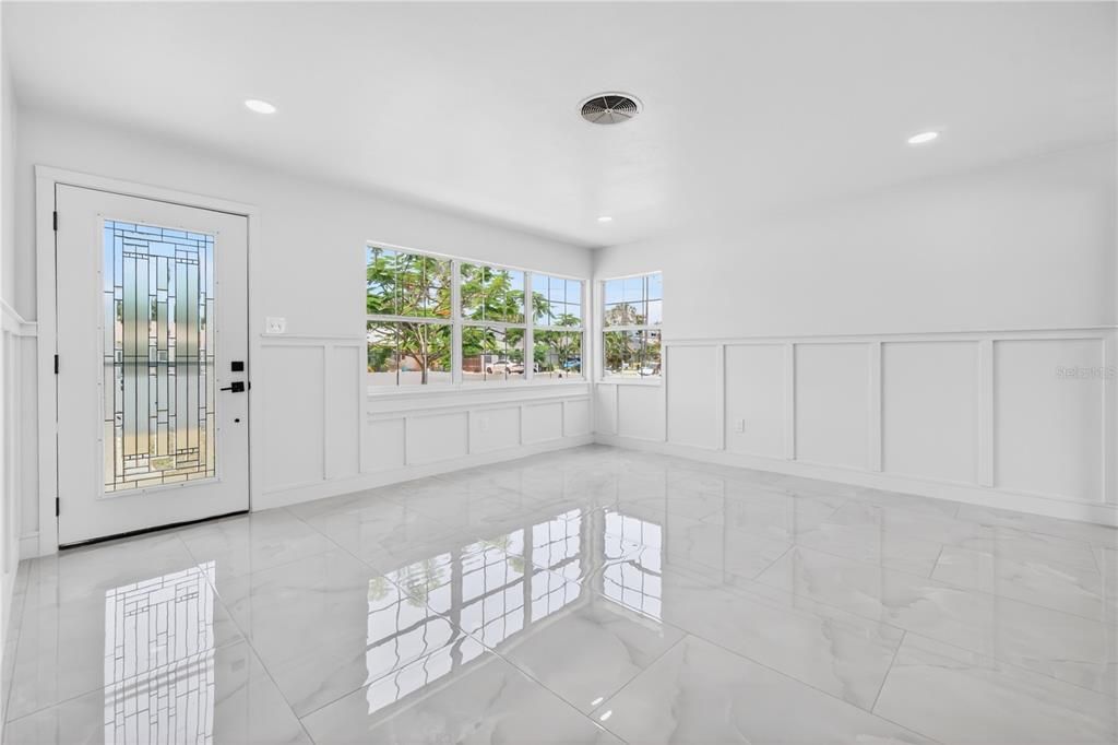 For Sale: $515,000 (2 beds, 1 baths, 848 Square Feet)