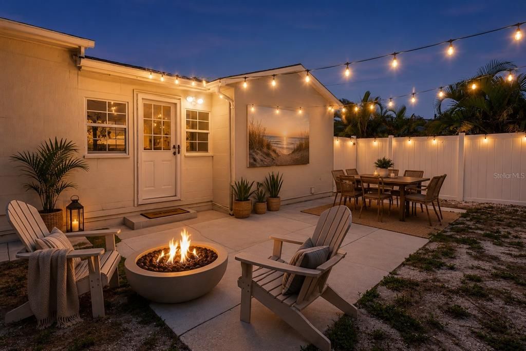 For Sale: $515,000 (2 beds, 1 baths, 848 Square Feet)