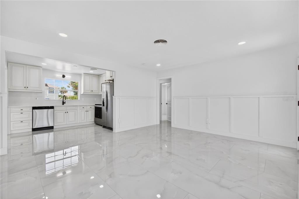 For Sale: $515,000 (2 beds, 1 baths, 848 Square Feet)