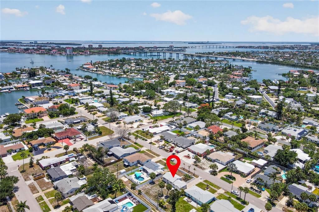 For Sale: $515,000 (2 beds, 1 baths, 848 Square Feet)