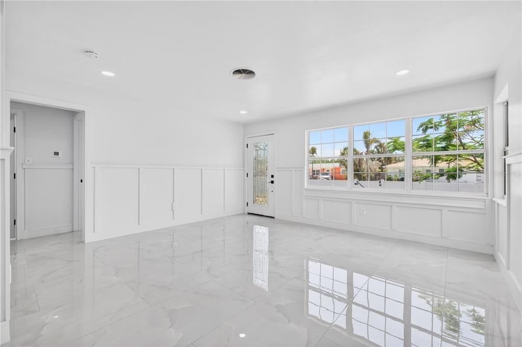 For Sale: $515,000 (2 beds, 1 baths, 848 Square Feet)