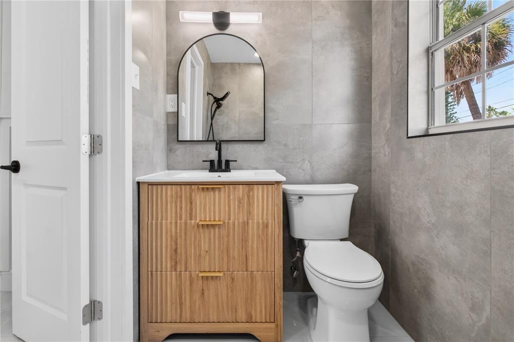 For Sale: $515,000 (2 beds, 1 baths, 848 Square Feet)