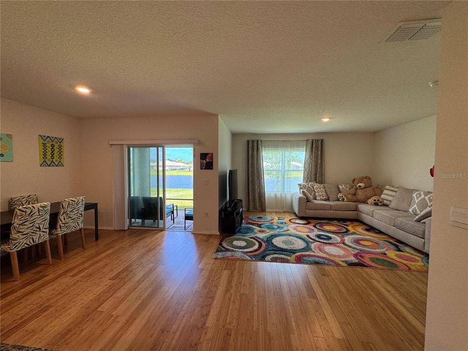 For Sale: $346,900 (4 beds, 2 baths, 1846 Square Feet)