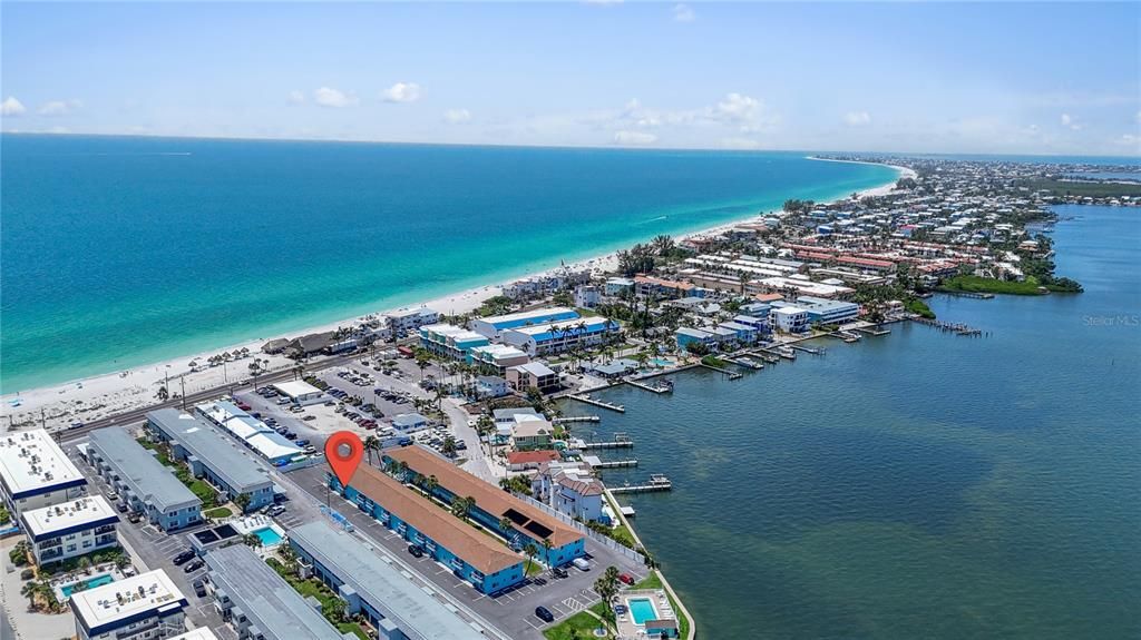 For Sale: $479,900 (2 beds, 1 baths, 729 Square Feet)