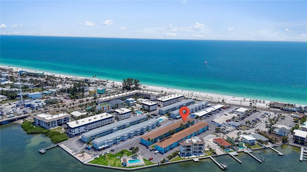 For Sale: $479,900 (2 beds, 1 baths, 729 Square Feet)