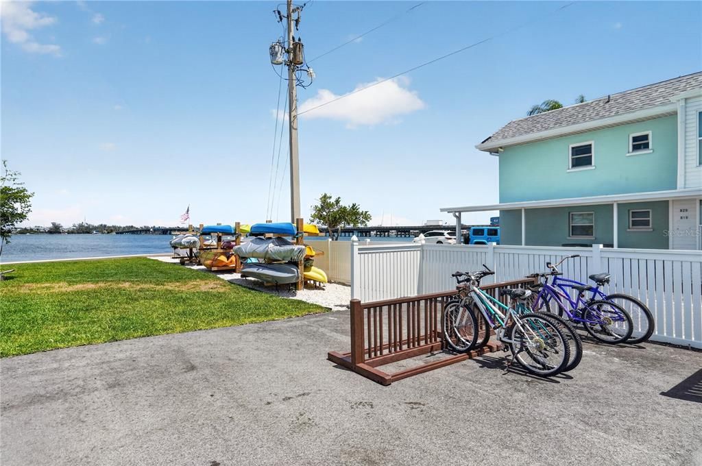For Sale: $479,900 (2 beds, 1 baths, 729 Square Feet)