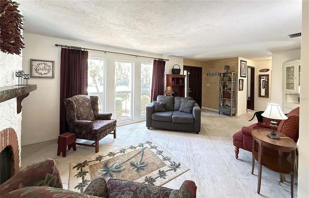For Sale: $584,500 (3 beds, 2 baths, 1882 Square Feet)
