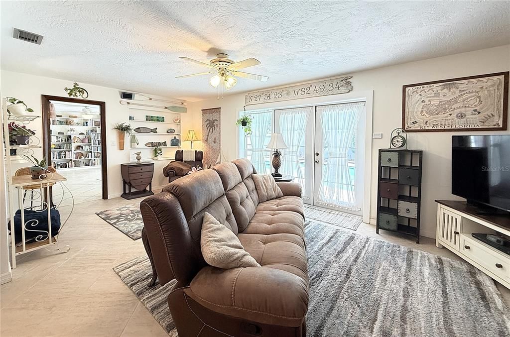 For Sale: $584,500 (3 beds, 2 baths, 1882 Square Feet)