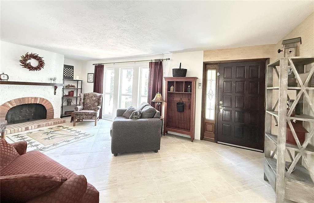 For Sale: $584,500 (3 beds, 2 baths, 1882 Square Feet)