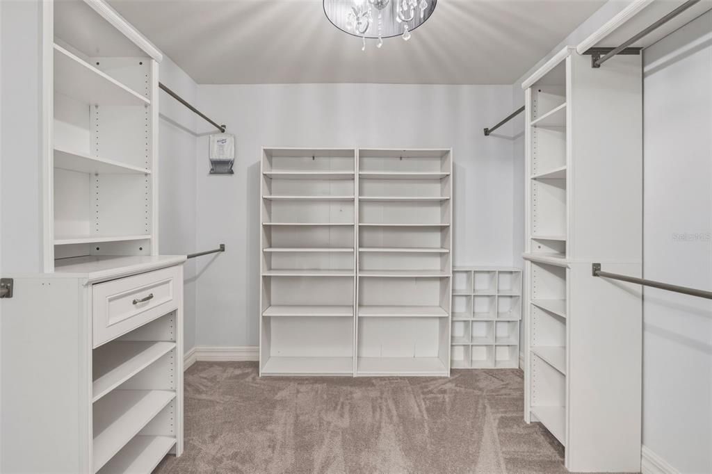 На продажу: $375,000 (4 спален, 2 ванн, 2809 Квадратных фут)