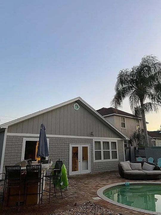 For Sale: $609,500 (3 beds, 2 baths, 1559 Square Feet)