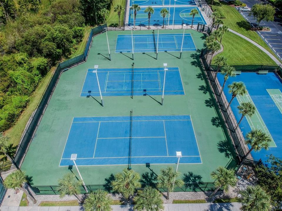 На продажу: $199,900 (2 спален, 1 ванн, 1184 Квадратных фут)