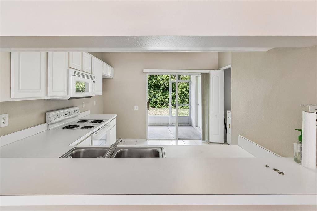 На продажу: $199,900 (2 спален, 1 ванн, 1184 Квадратных фут)