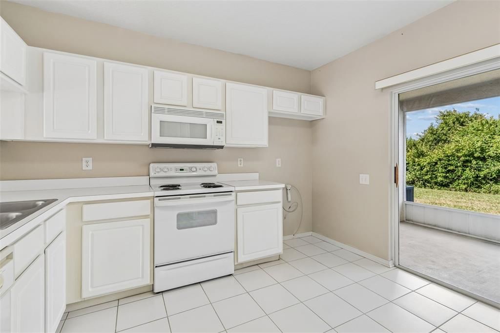 На продажу: $199,900 (2 спален, 1 ванн, 1184 Квадратных фут)