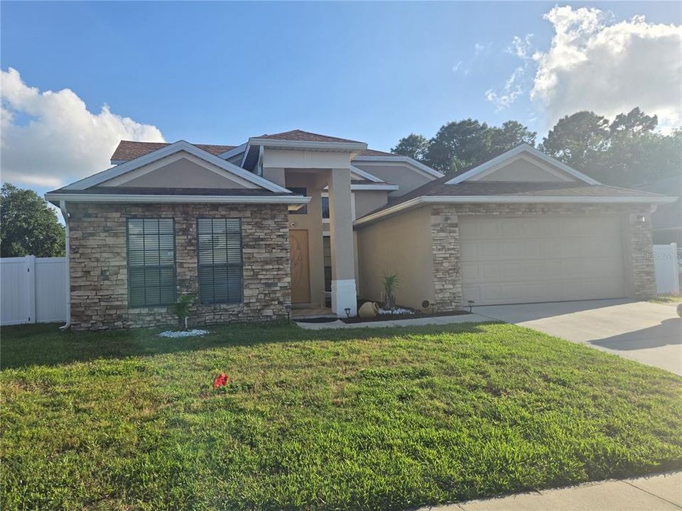 For Sale: $719,000 (4 beds, 2 baths, 2322 Square Feet)