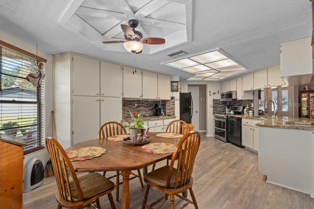 For Sale: $385,000 (3 beds, 2 baths, 1738 Square Feet)