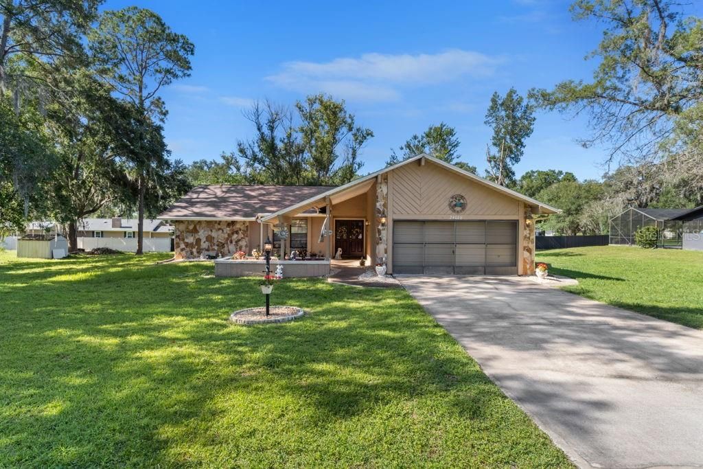 For Sale: $385,000 (3 beds, 2 baths, 1738 Square Feet)