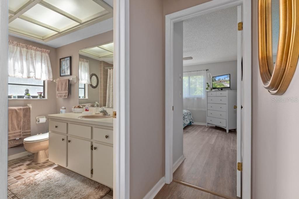 For Sale: $385,000 (3 beds, 2 baths, 1738 Square Feet)