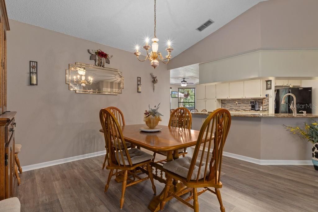 For Sale: $385,000 (3 beds, 2 baths, 1738 Square Feet)