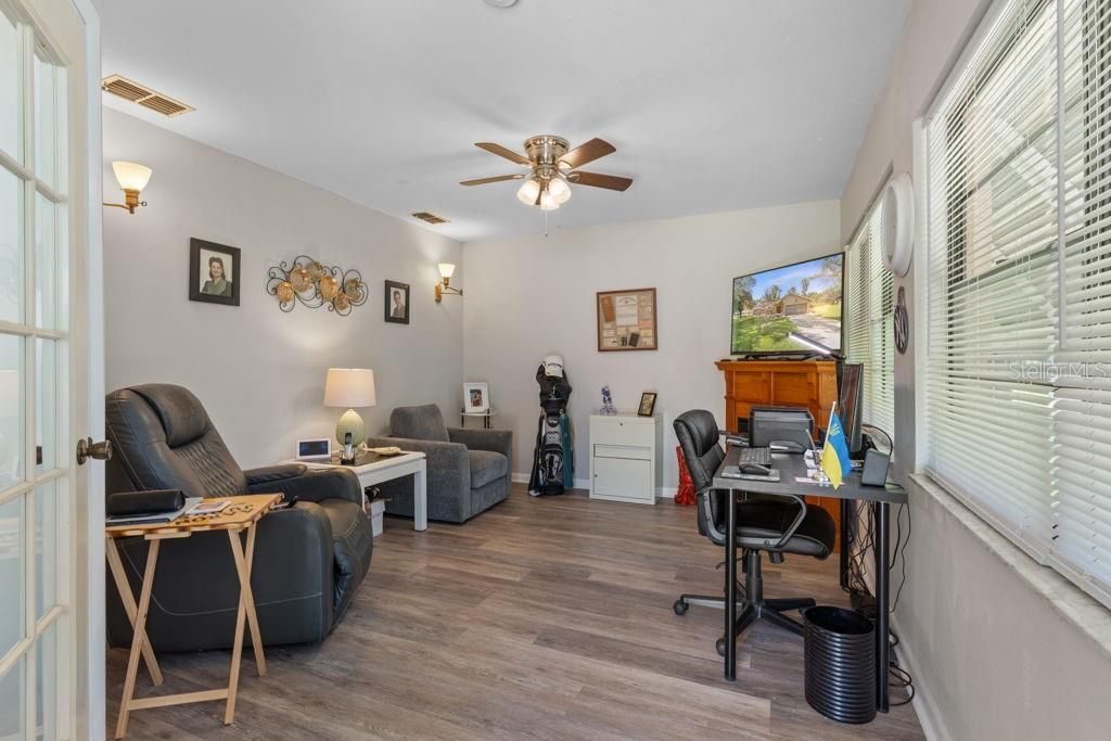 For Sale: $385,000 (3 beds, 2 baths, 1738 Square Feet)
