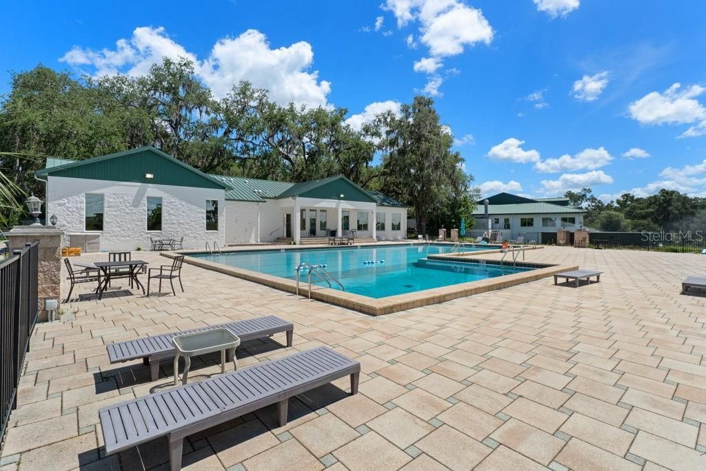 For Sale: $385,000 (3 beds, 2 baths, 1738 Square Feet)