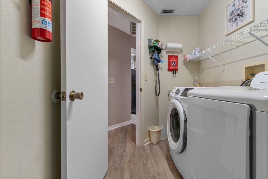 For Sale: $385,000 (3 beds, 2 baths, 1738 Square Feet)