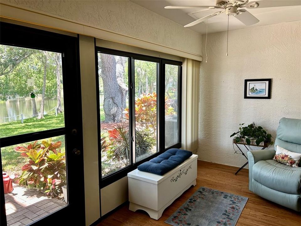 For Sale: $264,900 (2 beds, 2 baths, 980 Square Feet)