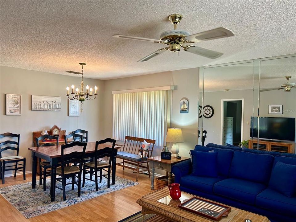 For Sale: $264,900 (2 beds, 2 baths, 980 Square Feet)
