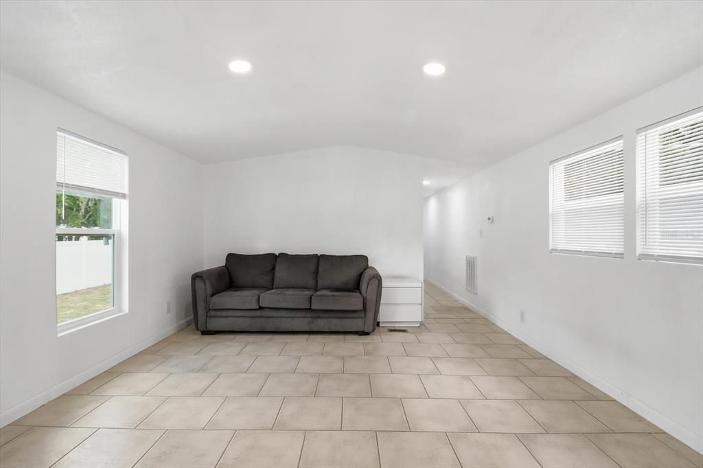 En Venta: $160,000 (2 camas, 1 baños, 840 Pies cuadrados)