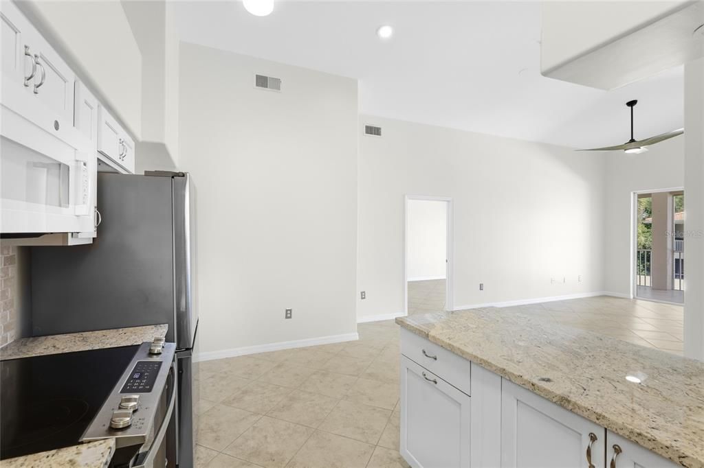 En Venta: $300,000 (2 camas, 2 baños, 1147 Pies cuadrados)