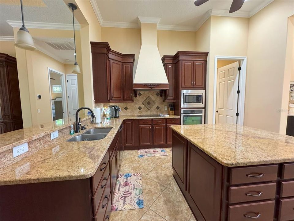 For Rent: $3,500 (3 beds, 2 baths, 2177 Square Feet)