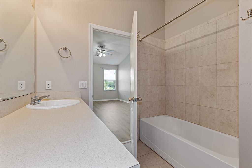 For Rent: $2,200 (3 beds, 2 baths, 1629 Square Feet)