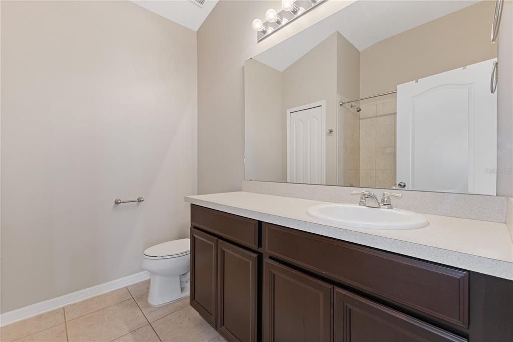 For Rent: $2,200 (3 beds, 2 baths, 1629 Square Feet)