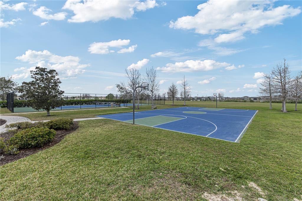 For Rent: $2,200 (3 beds, 2 baths, 1629 Square Feet)