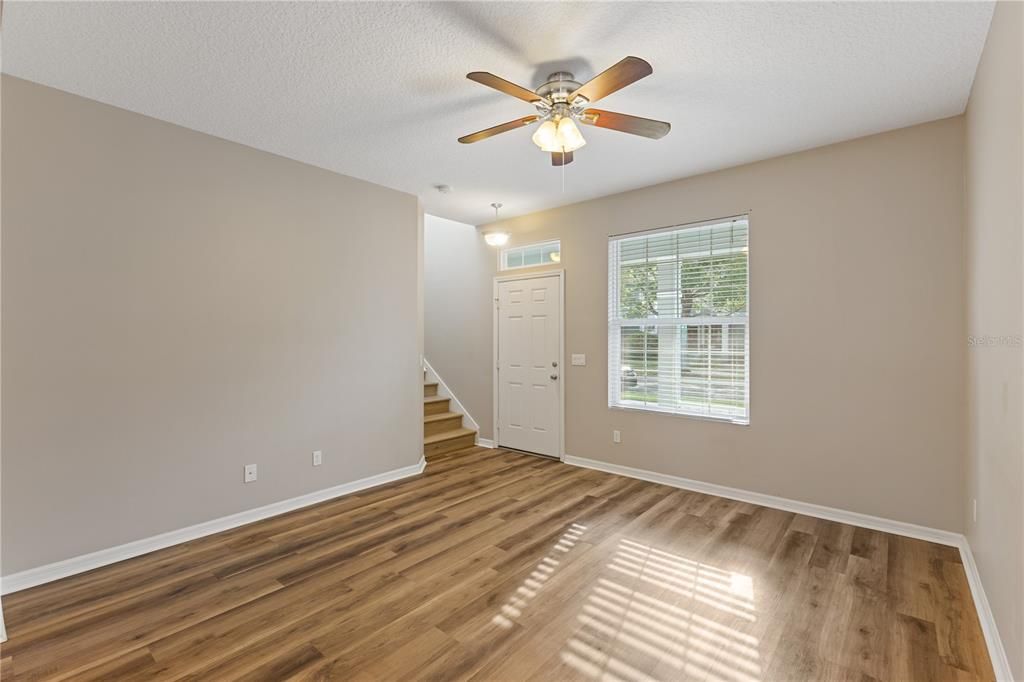 For Rent: $2,200 (3 beds, 2 baths, 1629 Square Feet)